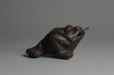 紫砂壶图片：美宠双节特惠 肌理丰富 古铜泥小金蟾茶宠 口吐金钱 招财宝 - 紫砂壶之家