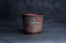 紫砂壶图片：美美杯特惠 精致花鸟紫泥粉黄金段泥主人杯 特文气 - 紫砂壶之家