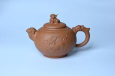 紫砂壶图片：美壶特惠 精致降坡泥祥瑞壶 茶人醉爱 - 紫砂壶之家