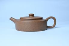 紫砂壶图片：美壶特惠  精工老段周盘壶 小壶难做 易泡养 杀茶利器 - 紫砂壶之家