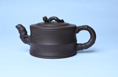 紫砂壶图片：美壶特惠 精致老紫泥可心竹段壶 茶人醉爱 - 紫砂壶之家