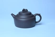 紫砂壶图片：美壶特惠 精品青灰泥玉兔紫砂壶 茶人醉爱 - 紫砂壶之家