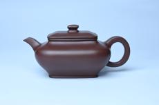 紫砂壶图片：油润老紫泥全手工精工小四方虚扁壶 - 紫砂壶之家
