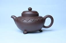 紫砂壶图片：美壶特惠 精致紫泥云肩如意壶 茶人醉爱 - 紫砂壶之家