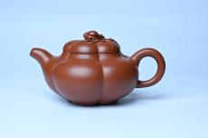 紫砂壶图片：美壶特惠 精品大红袍朱泥上合桃 茶人醉爱 - 紫砂壶之家