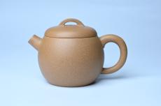 紫砂壶图片：美壶特惠 特好老黄段泥精致大炮巨轮壶 茶人醉爱 - 紫砂壶之家