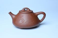 紫砂壶图片：特好底曹青 全手工小子冶石瓢 抚琴看修竹 装饰特文气 期待与亲结缘 - 紫砂壶之家