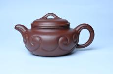 紫砂壶图片：美壶特惠 精致紫泥仿古如意壶 茶人醉爱 - 紫砂壶之家