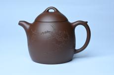 紫砂壶图片：美壶福利特惠 精致特好老紫泥秦权壶 刻梅花 特文气 - 紫砂壶之家