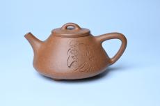 紫砂壶图片：油润五彩段泥 全手工薄胎子冶石瓢 难度大 骨肉匀挺 文气装饰罗汉图 无为 - 紫砂壶之家